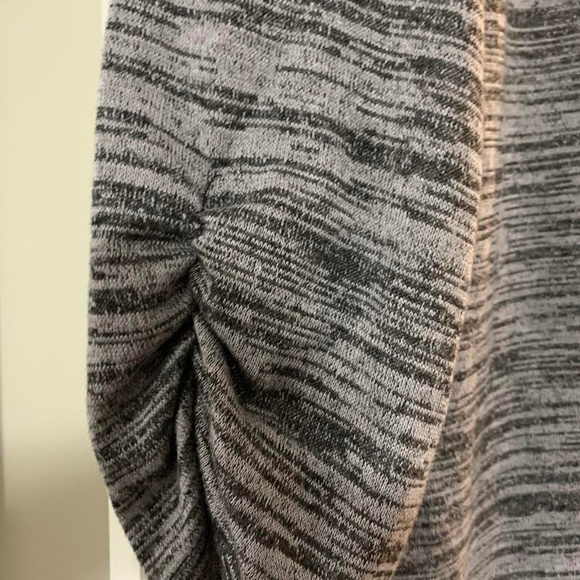 TRENDY UNEVEN SHEER HEM BLOUSE! - Picture 3 of 4